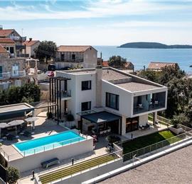 4 bedroom villa with pool and sea views near Dubrovnik sleeps 8